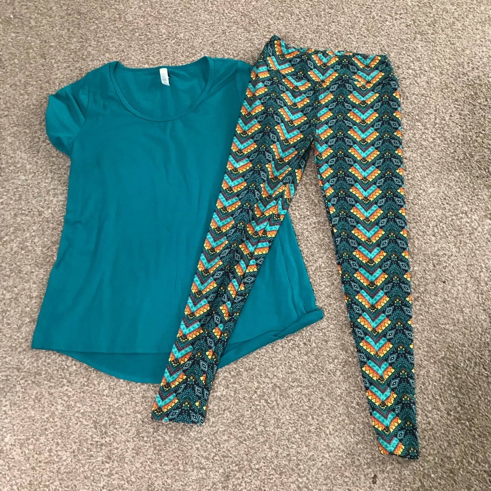 Lularoe size small outfit 😍